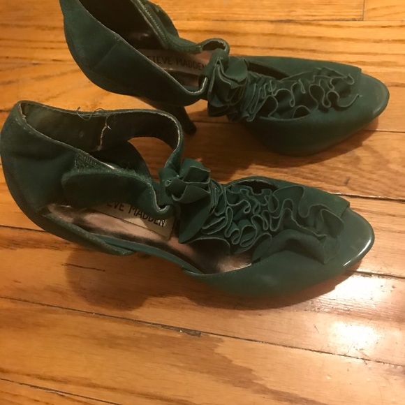 Steve Madden Green Platform Sandals - Picture 8 of 8